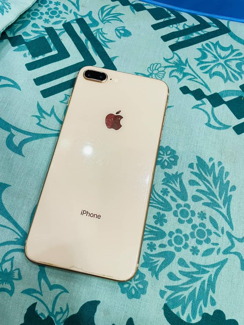 Apple iPhone 8 Plus 1
