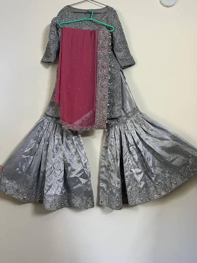Beautiful Handmade Bridal Dress – Excellent Condition 9/10