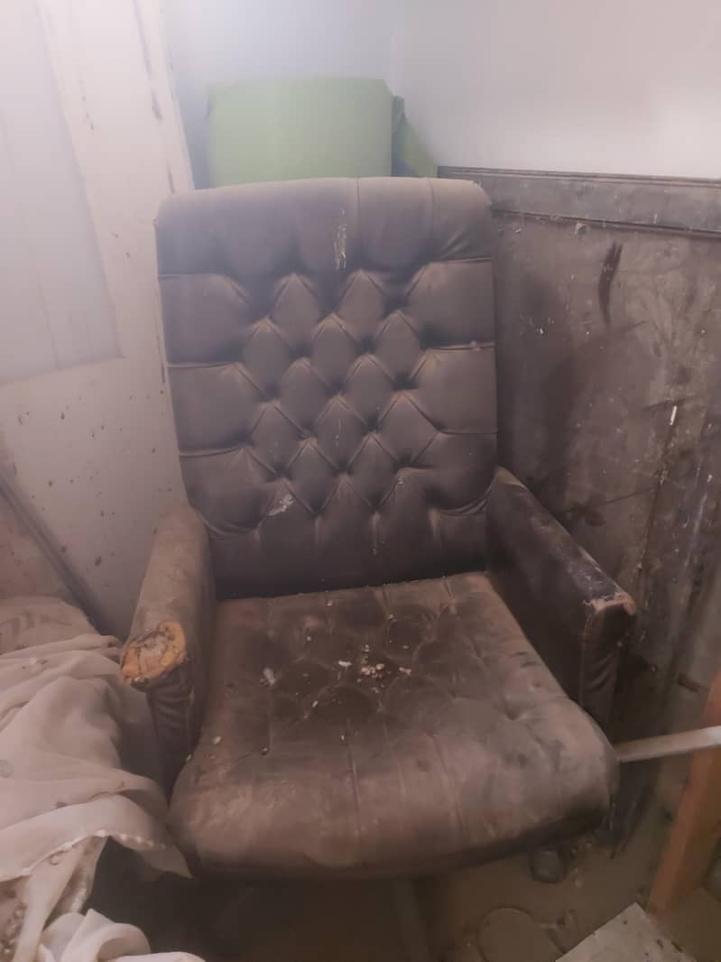 Chair 0