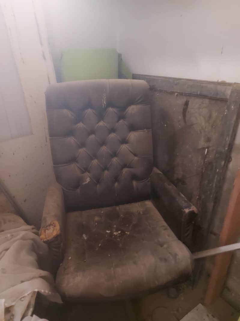 Chair 4
