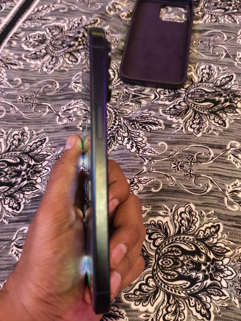 Apple iPhone 15 Pro Max 7