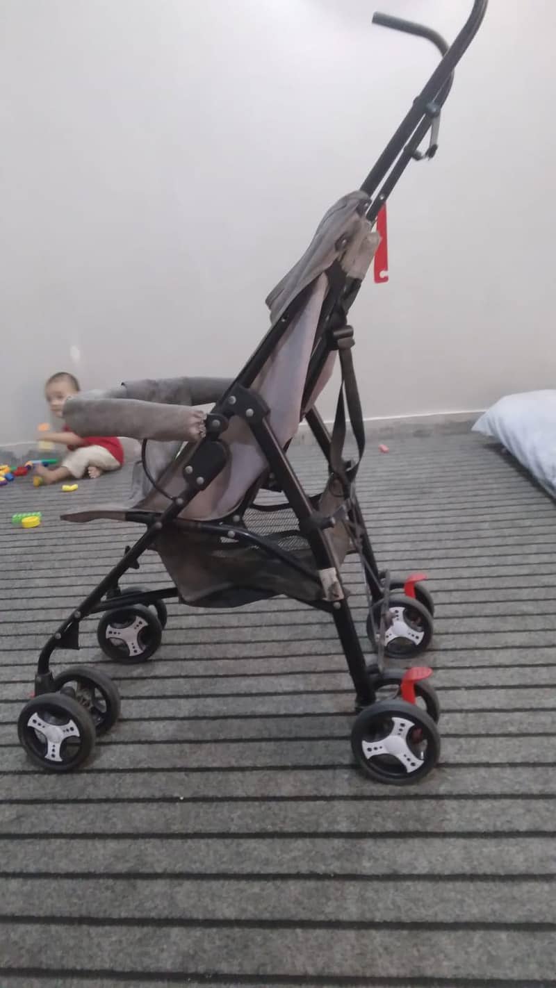 Stroller 0