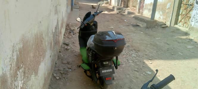 Revoo A12 Electric Scooter For More Details Call On:+92 03101157452