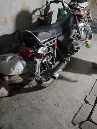 Urgent sale Honda CD 70 2010 o3oo. 87o. 60.40