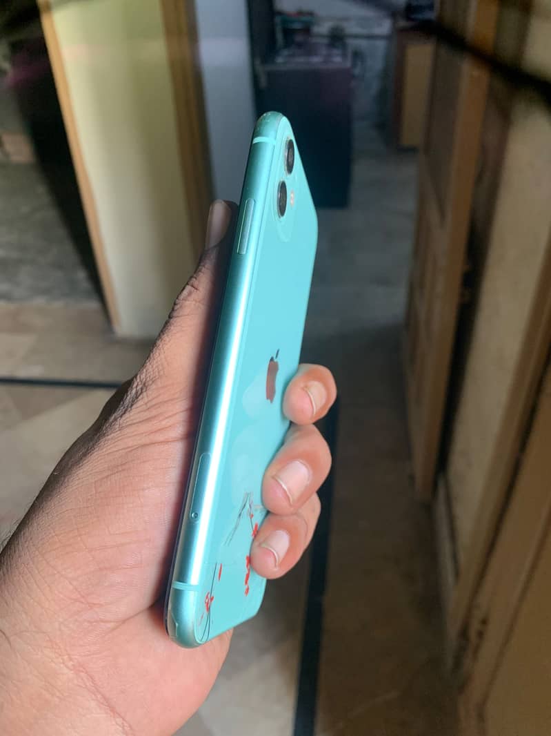 Apple iPhone 11 0