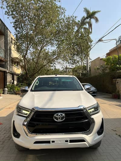 Toyota Hilux Revo V 2022