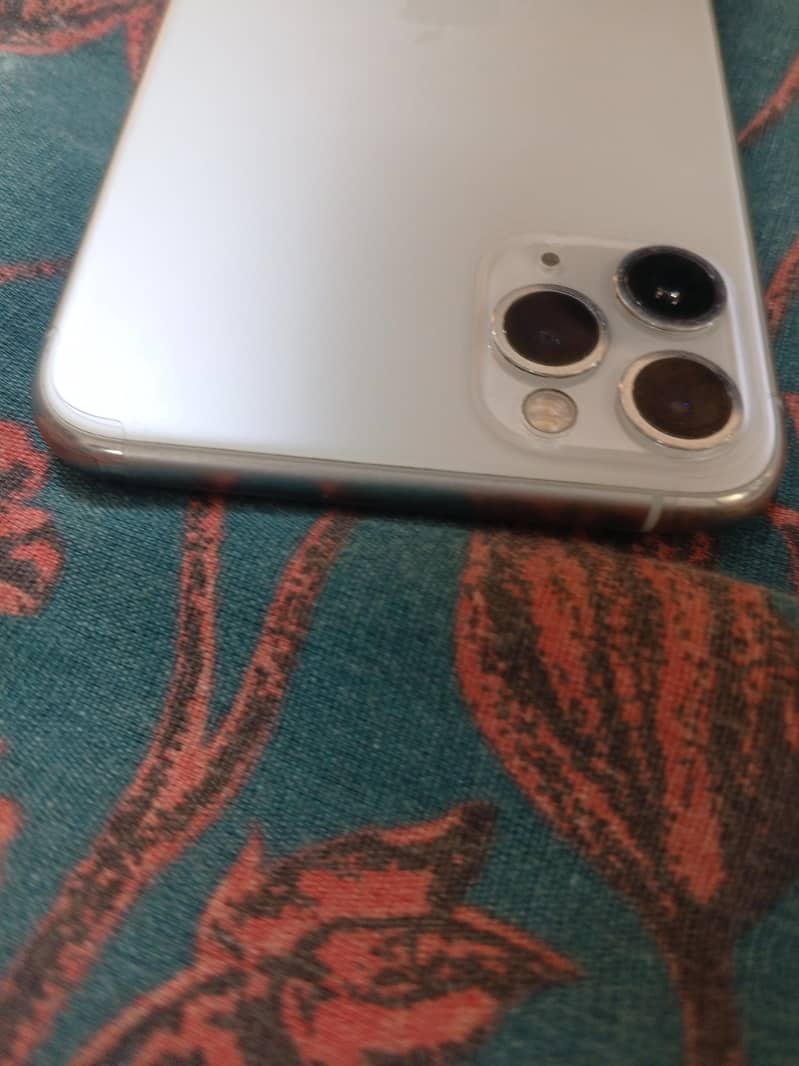 Apple iPhone 11 Pro Max 8