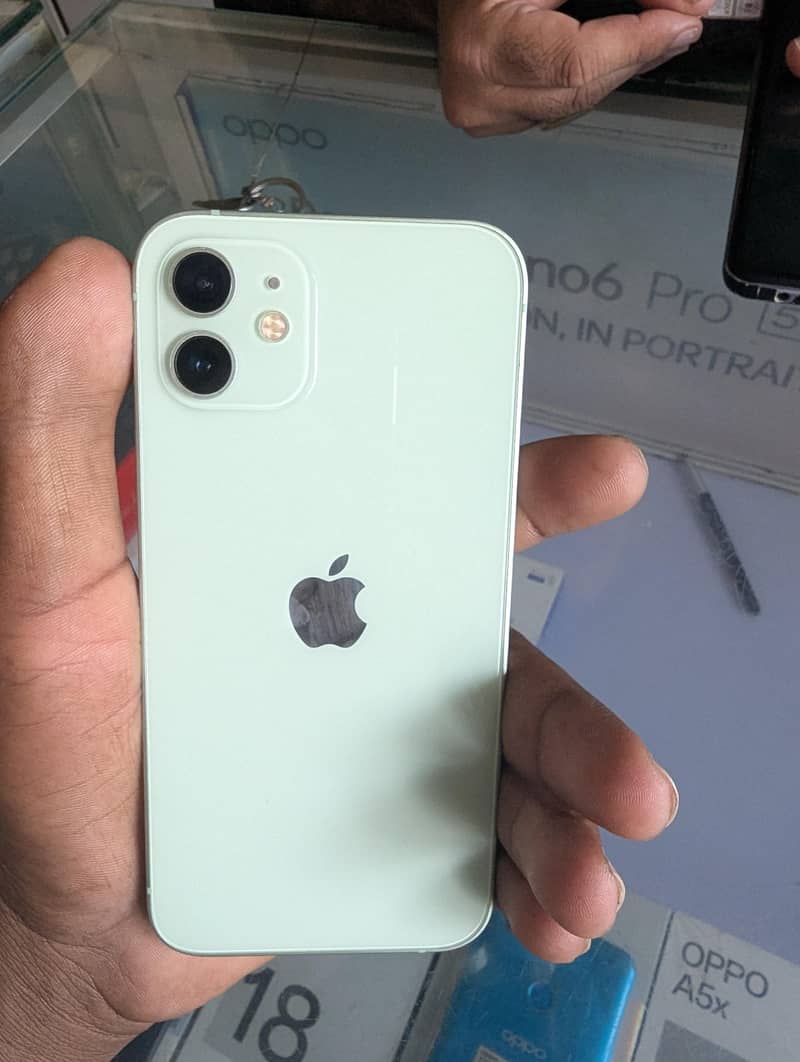 Apple iPhone 12 0