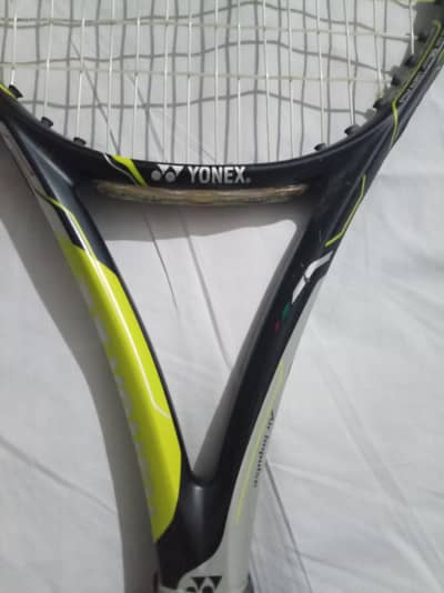 YONEX Tennis Racket (Ezone Ai 98)