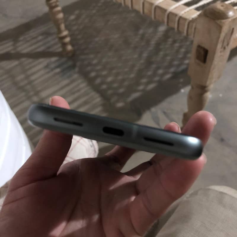 Google Pixel 8 5