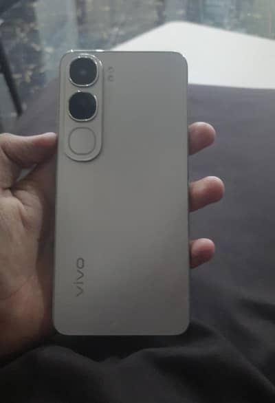 Vivo Y200 8/256 pta approved 9/10 condition