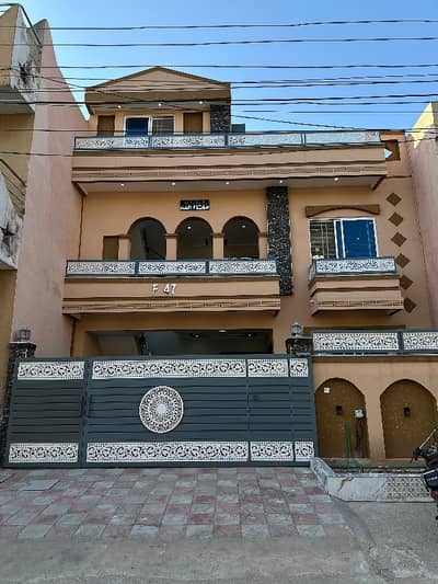 *FOR SALE - Airport Housing Society Rawalpindi*  *8 Marla Double Story House For Sale*  - *Location:* Airport Housing Society, Rawalpindi - *Size:* 8 Marla - *Bedrooms:* 7 - *Washrooms:* 7 - *Parking:* 3 Car Parking - *Facilities:* Water Bore, Electricity Available - *Demand:* 3 Crore 70 Lac *AR REAL ESTATE & BUILDERS*