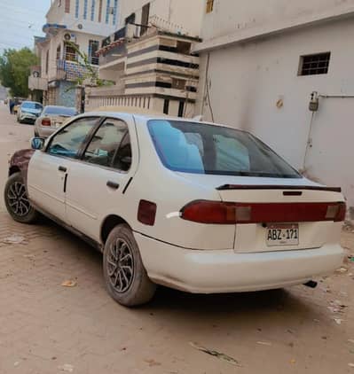Nissan Sunny 1998.          Corolla city civic