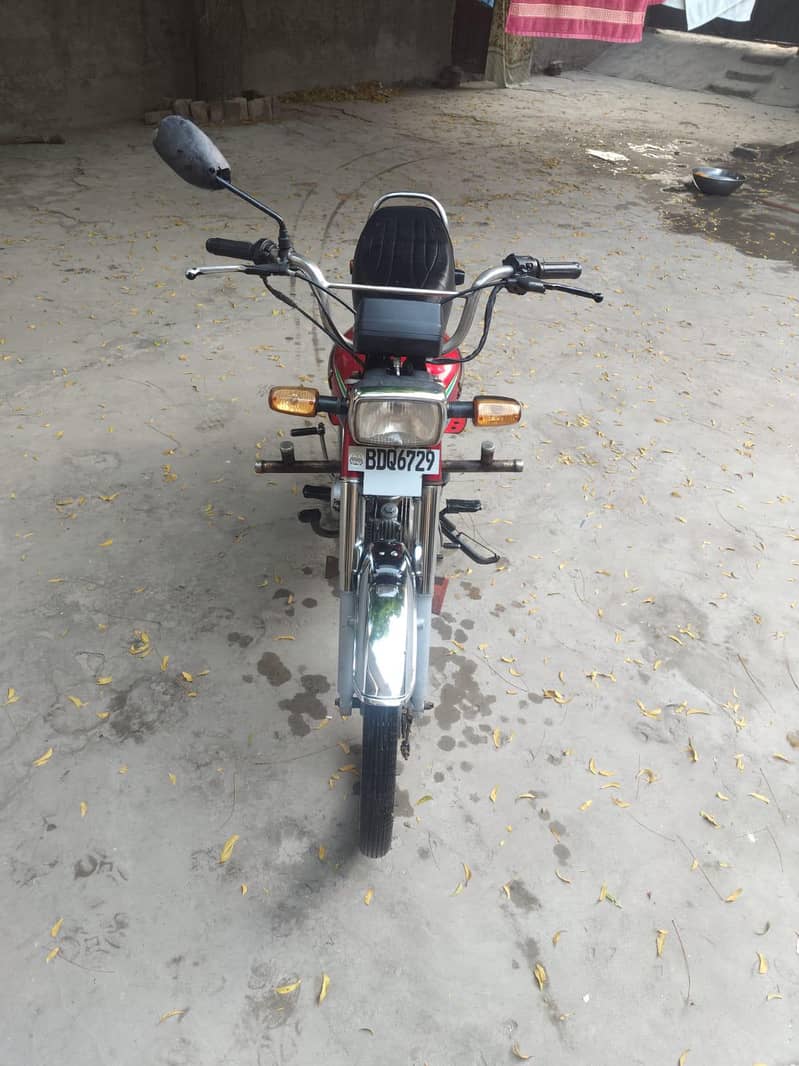 Honda CD70 7