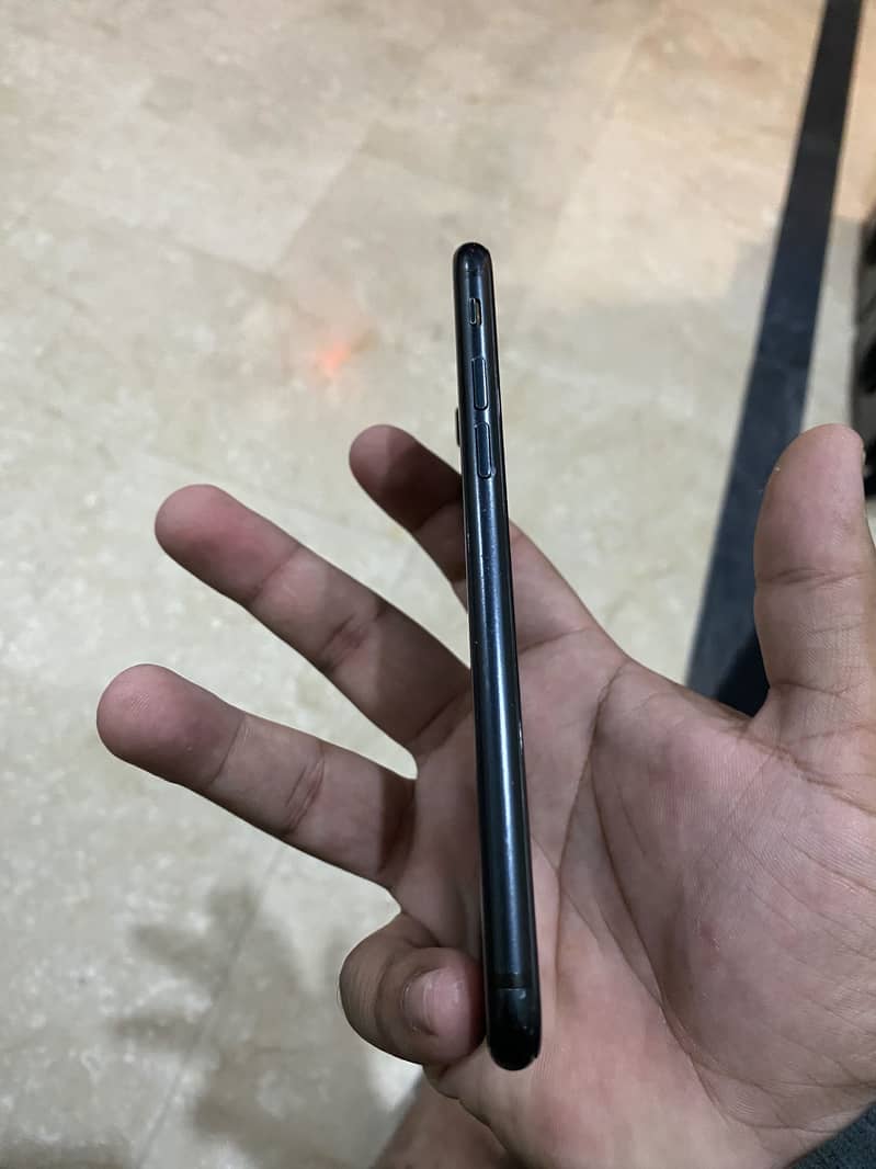 Apple iPhone SE 6