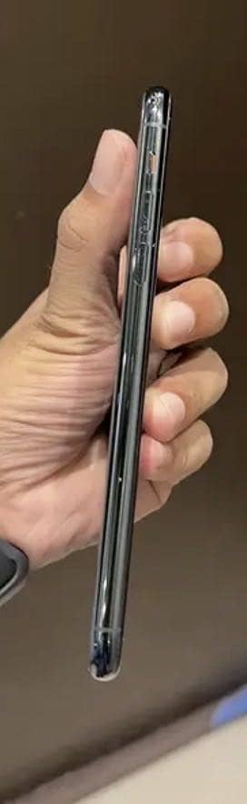 Apple iPhone 11 Pro Max 0
