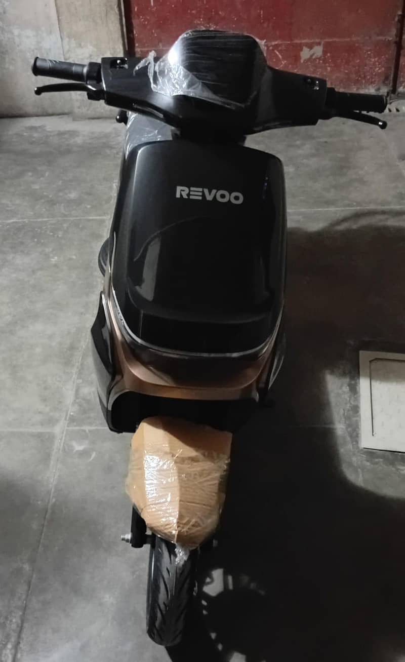 Revoo A11 1