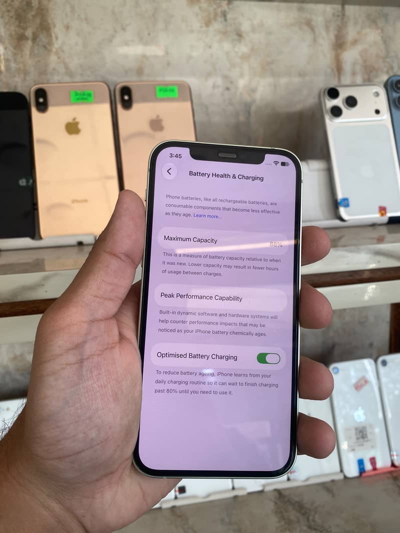 Apple iPhone 12 6