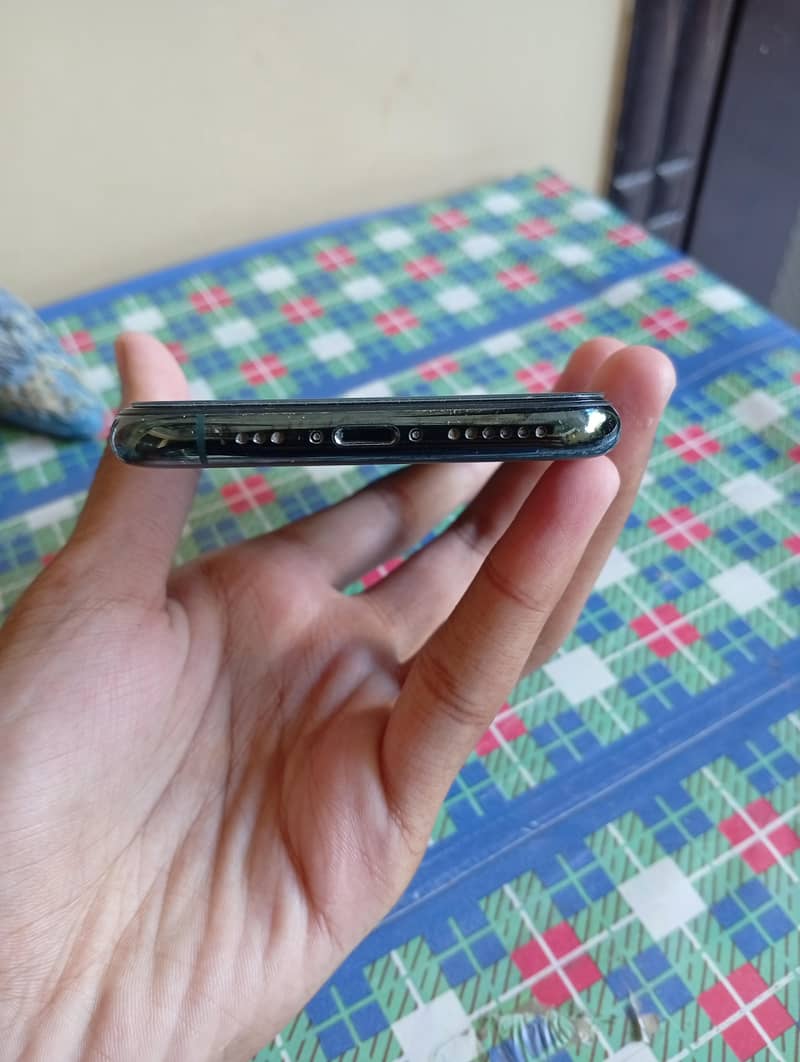 Apple iPhone 11 Pro 2