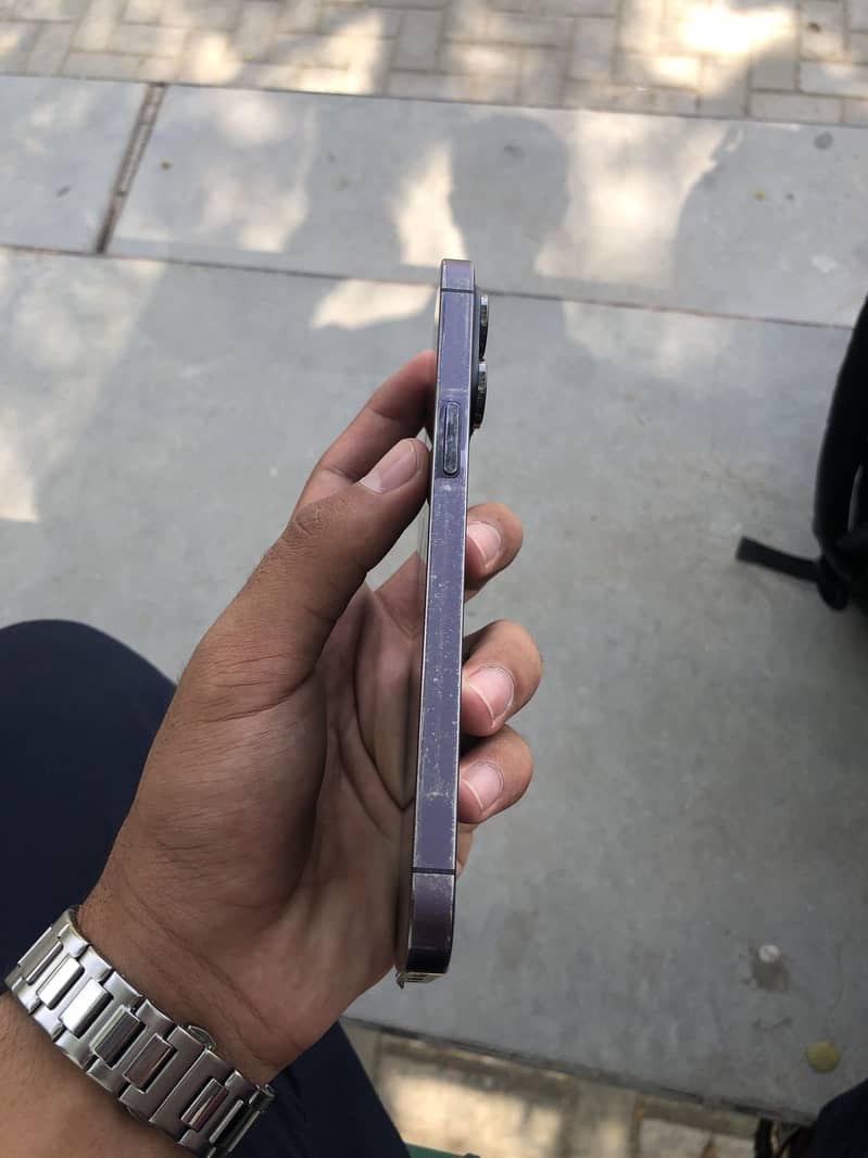 Apple iPhone 14 Pro Max 1
