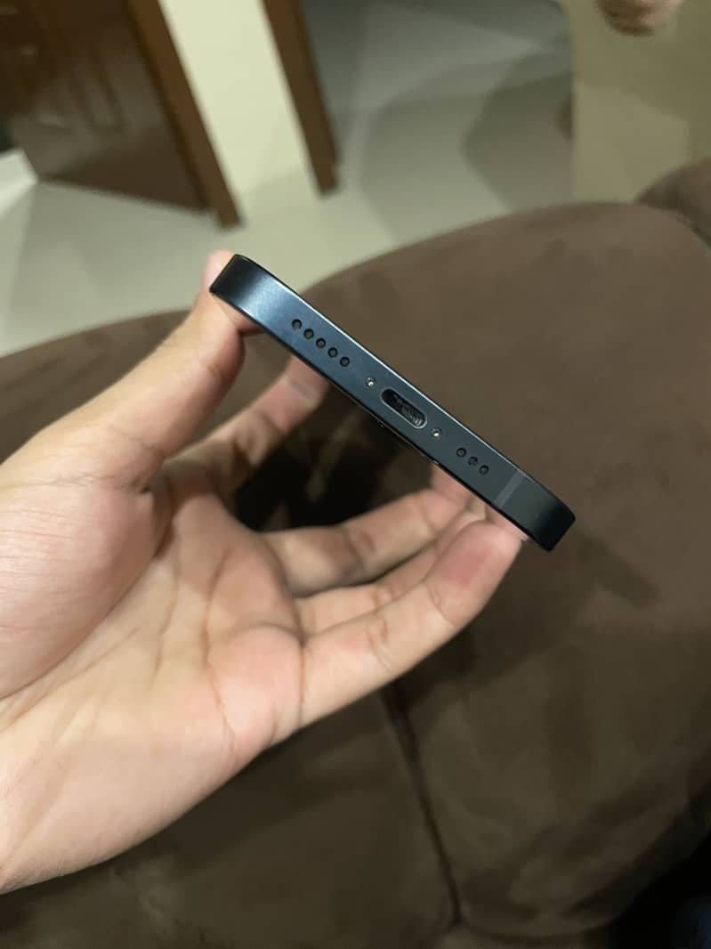 Apple iPhone 13 JV 5