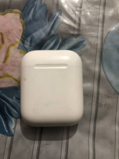 Apple AirPods Gen 2 Original - Case Battery 90% - Buds Faulty