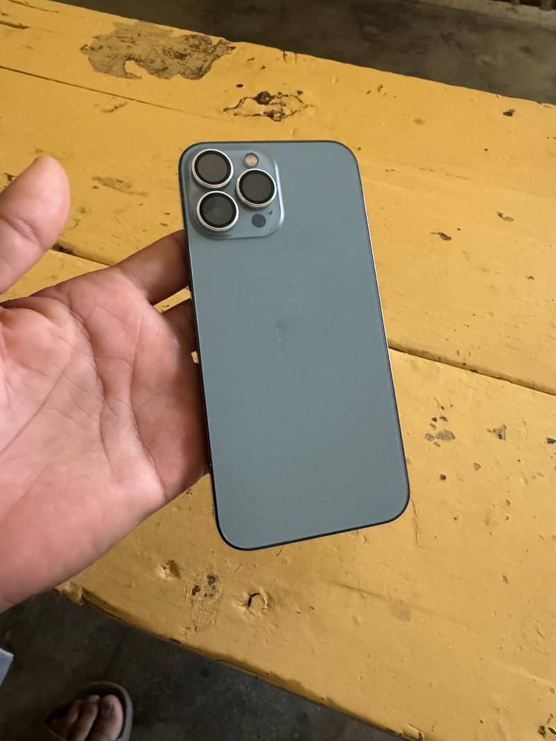 Apple iPhone 13 Pro Max 1