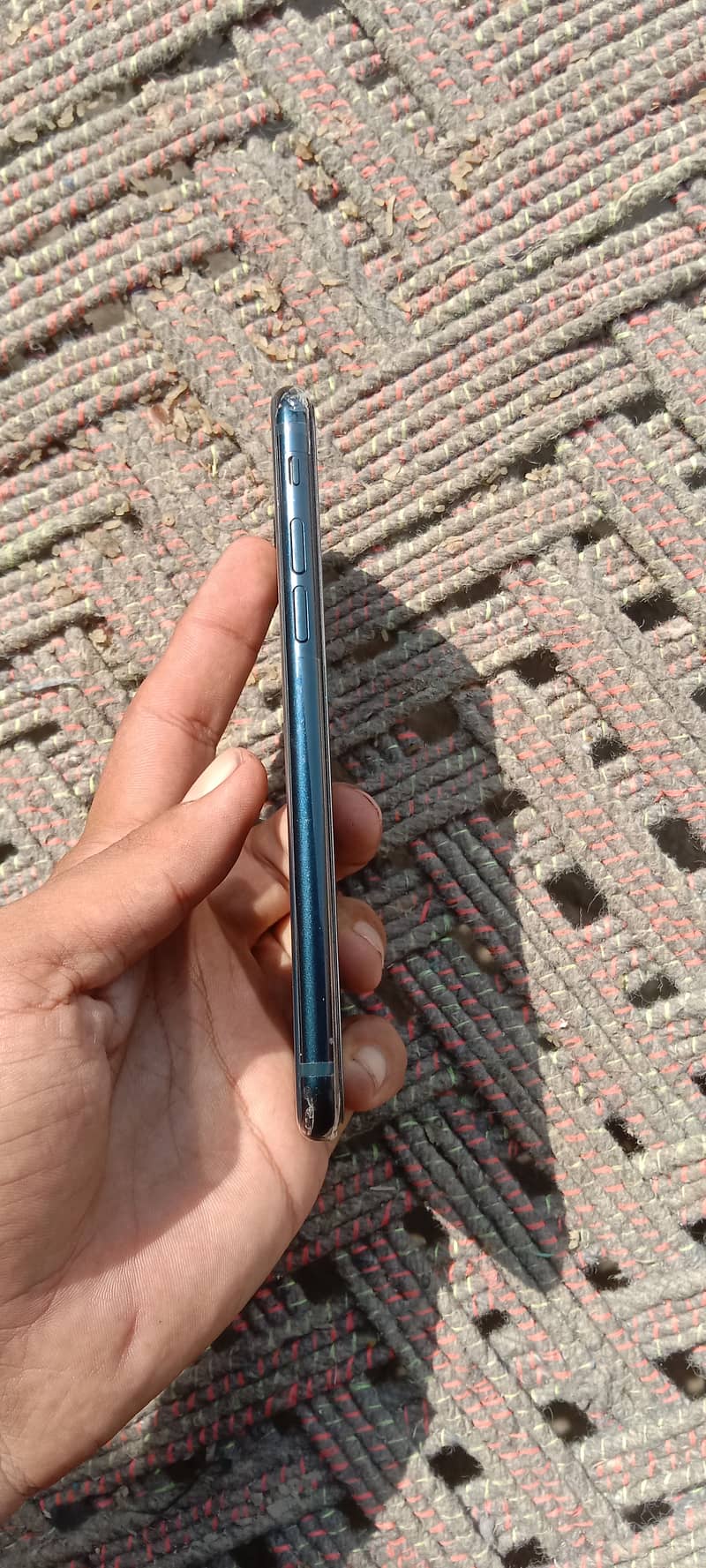 Apple iPhone SE 3rd generation 1