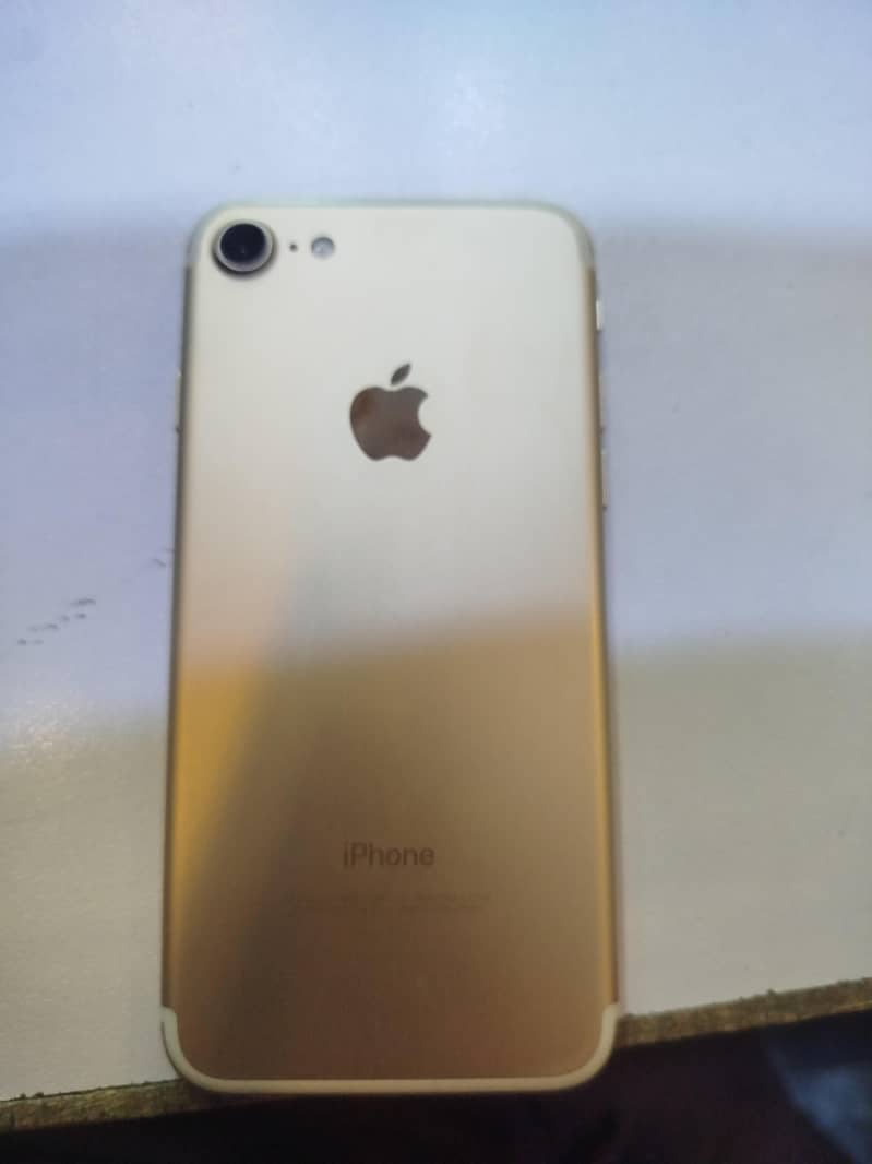 Apple iPhone 7 1
