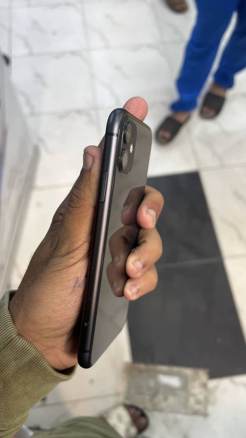 Apple iPhone 11 0
