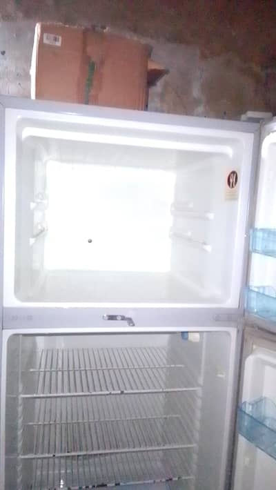 KENWOOD Freezer 10/8 condition for sail urgent