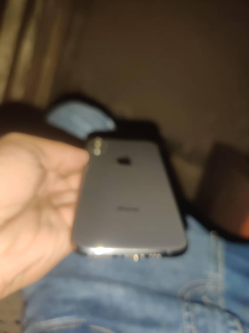 Apple iPhone XS 3