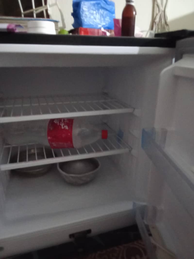 Refrigerator 0