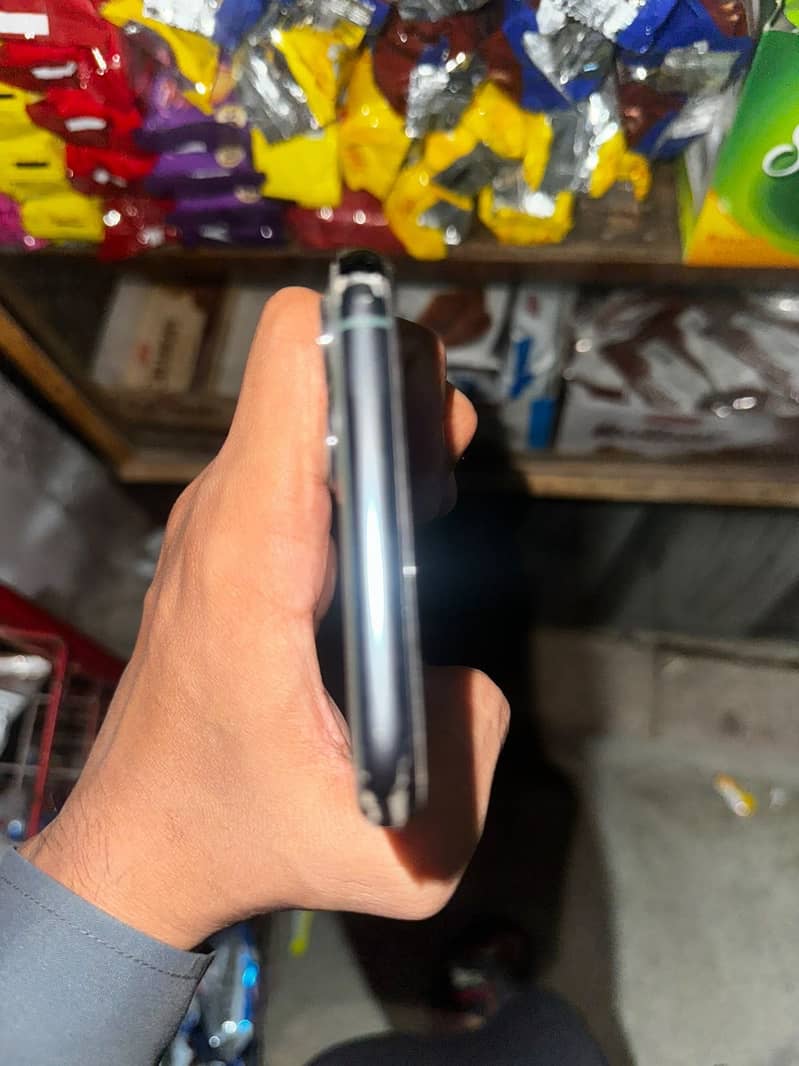 Apple iPhone 11 Pro Max 9