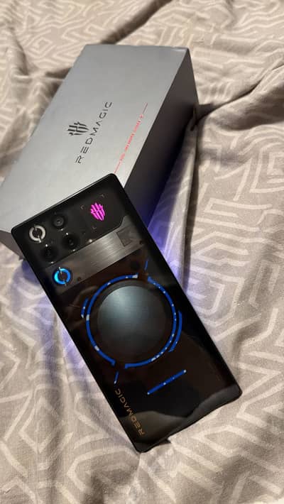 Red Magic 11 pro+ 16/512 black