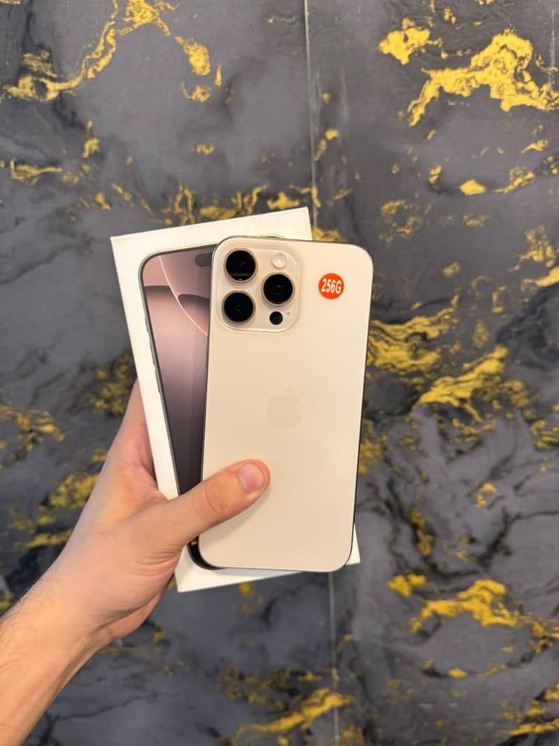 Apple iPhone 16 Pro Max 0