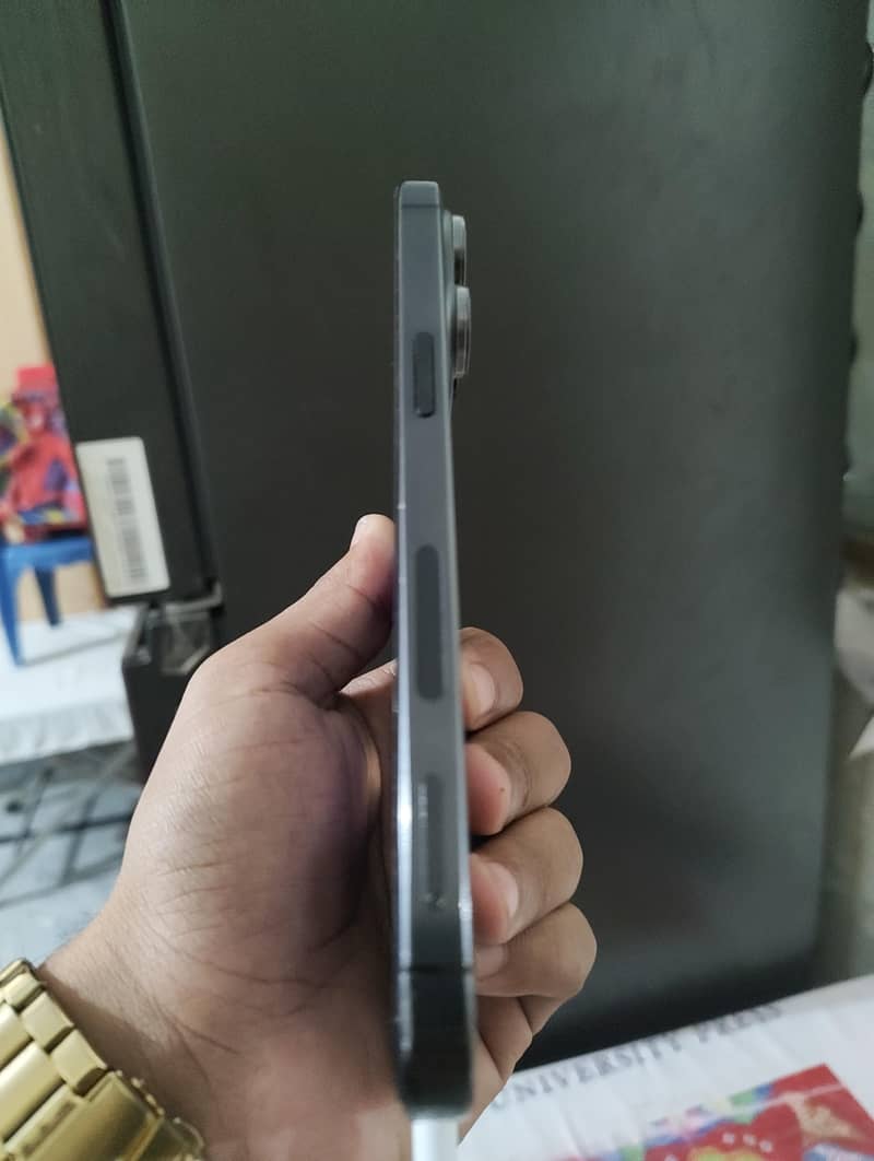 Apple iPhone 15 Pro Max 3