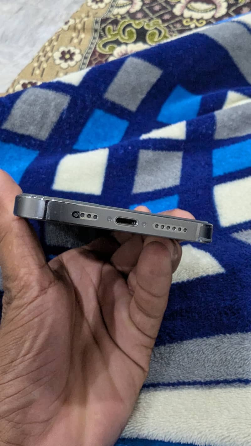 Apple iPhone 13 Pro Max 5