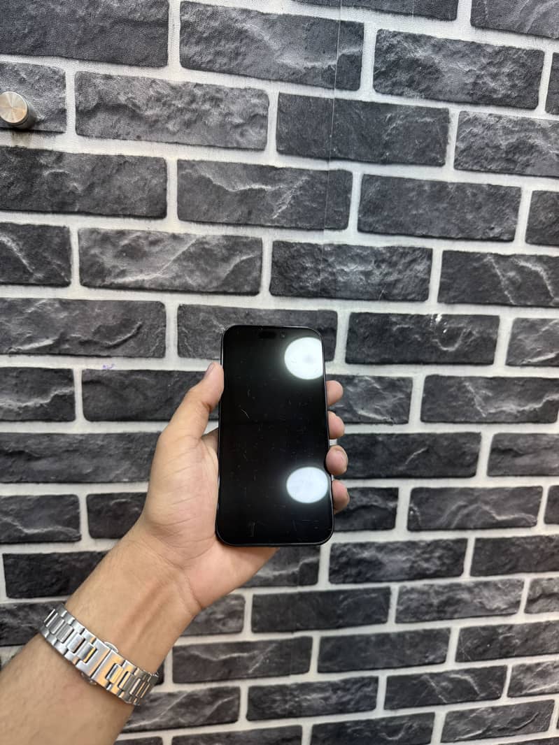 Apple iPhone 15 4