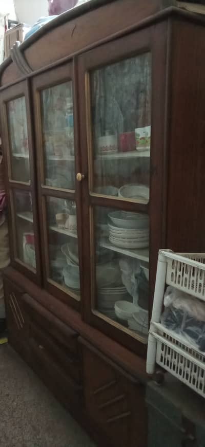 Wooden Showcase for Sale – Beautiful Design with Glass Doors & Storag