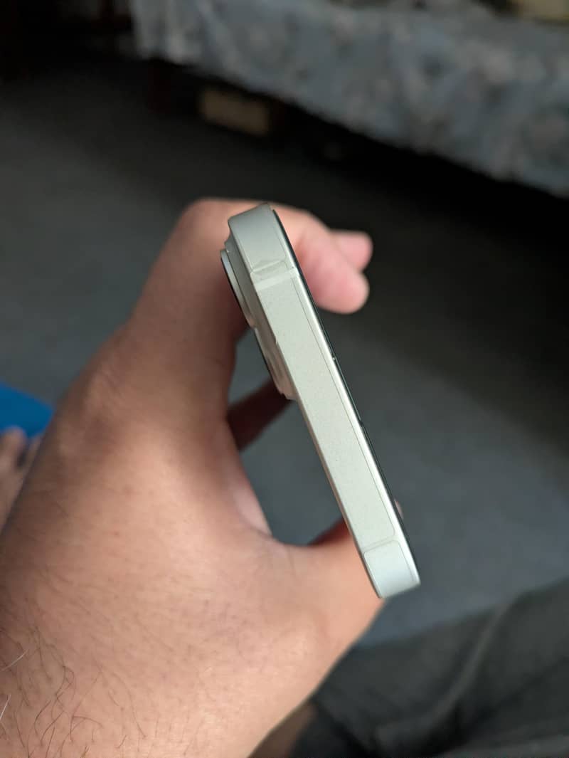 Apple iPhone 14 5