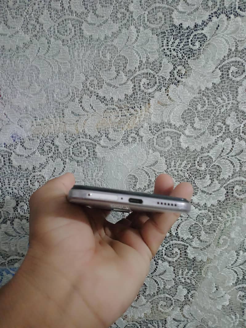 Vivo V21 1