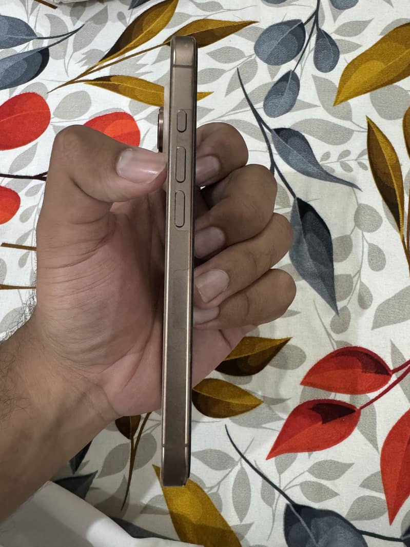 Apple iPhone 16 Pro 6