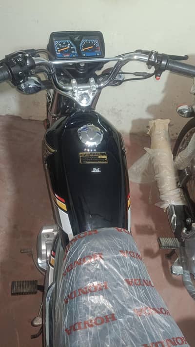 self star crom 2026 modal letr hy 10 by 10 zero jesi bike hy