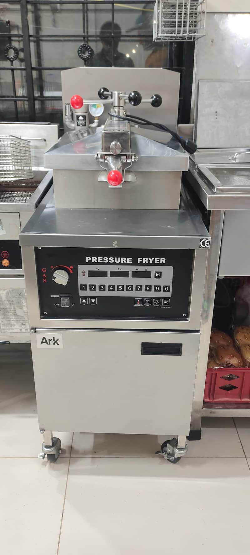 pressure broast machine 1