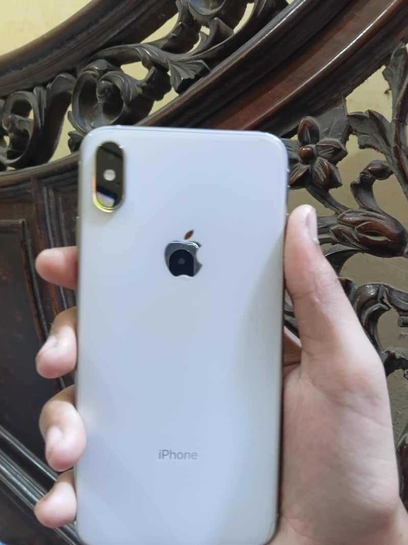 Apple iPhone XS Max 6