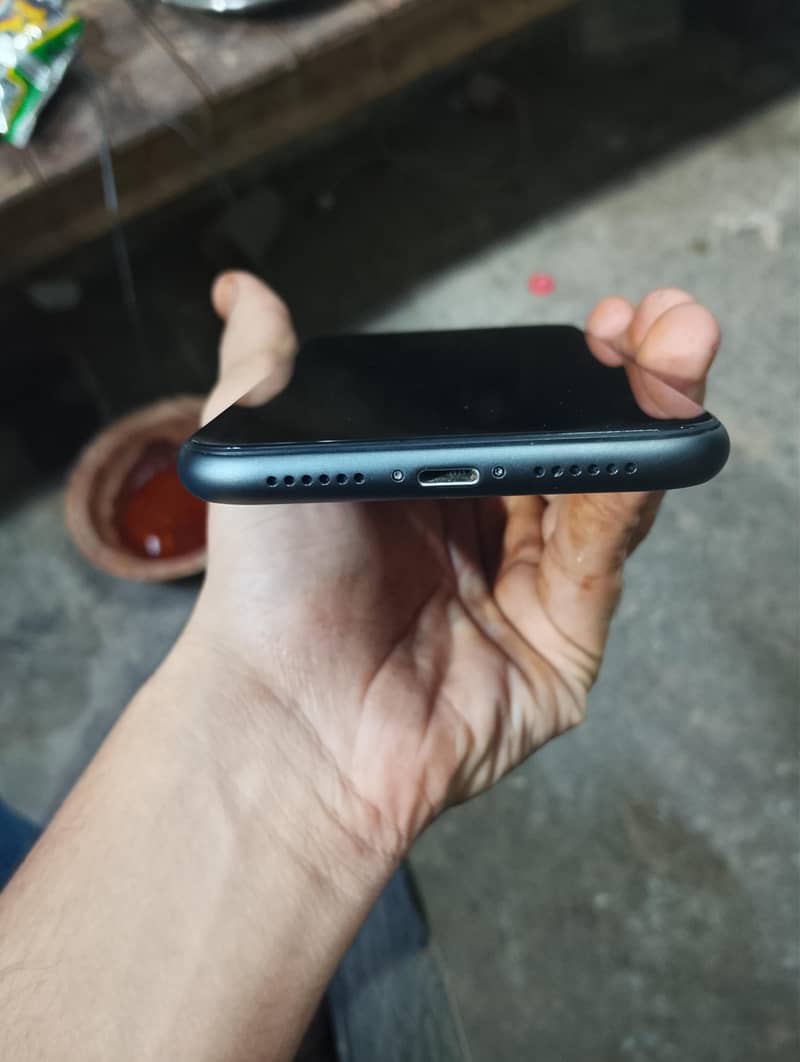 Apple iPhone 11 5