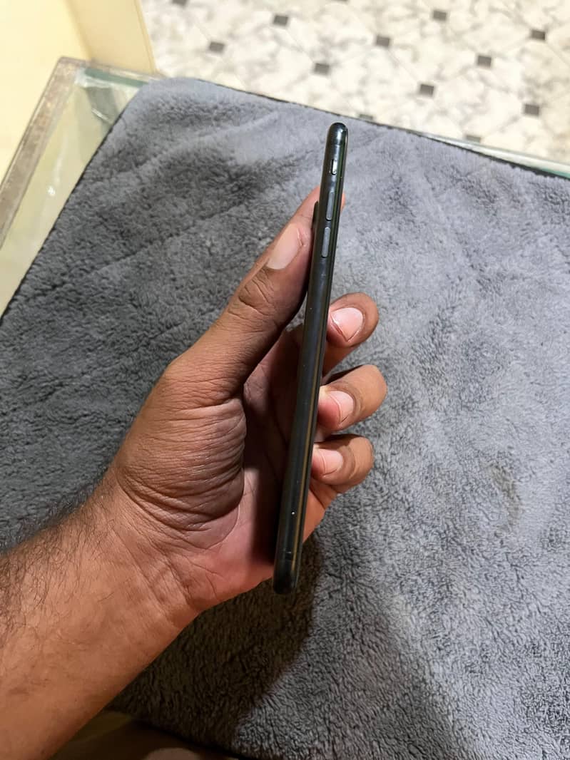 Apple iPhone 7 Plus 4