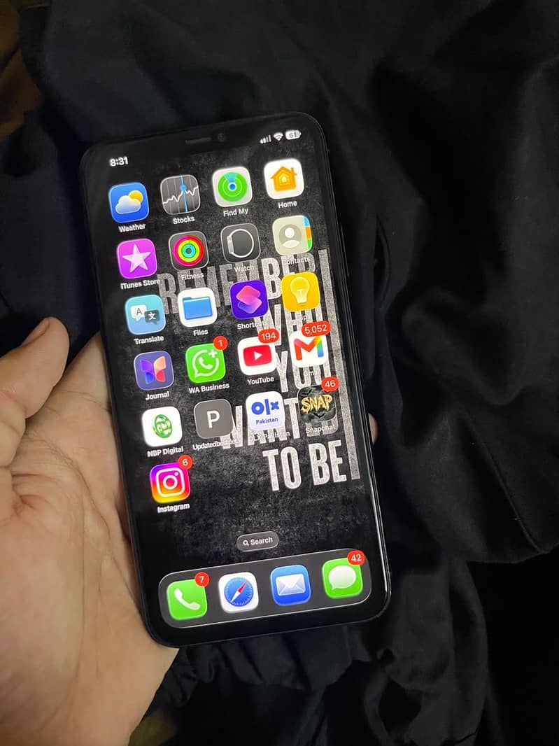 Apple iPhone 11 Pro Max 2