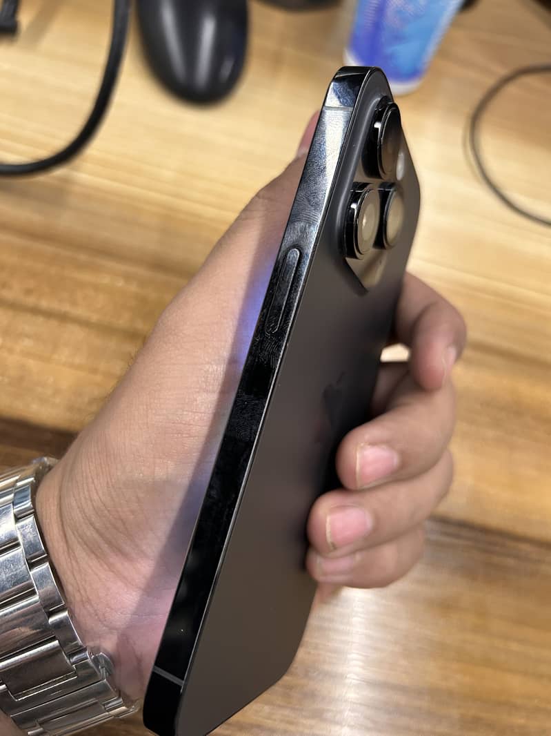 Apple iPhone 14 Pro 1